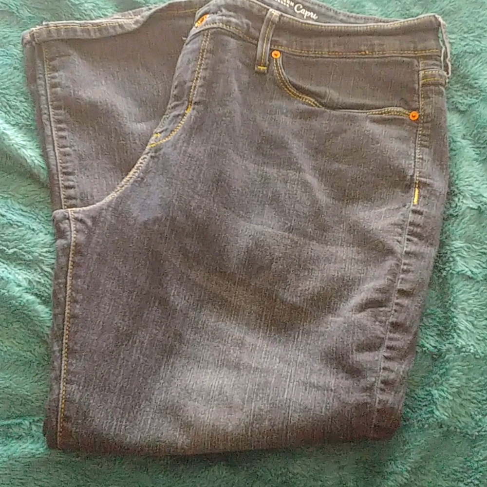 Levi's capris.